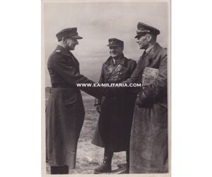 Ritterkreuzträger Obwm. Petersen Press Photo