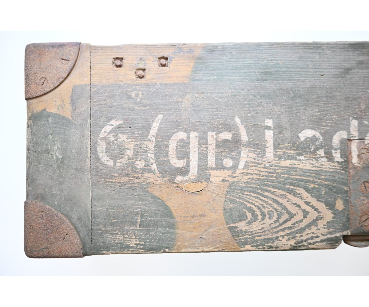 Wooden Camouflaged '6(gr.)Ladg.l.F.H.18' Transport Box — image 4