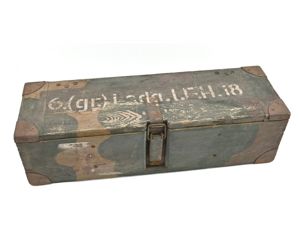 Wooden Camouflaged '6(gr.)Ladg.l.F.H.18' Transport Box