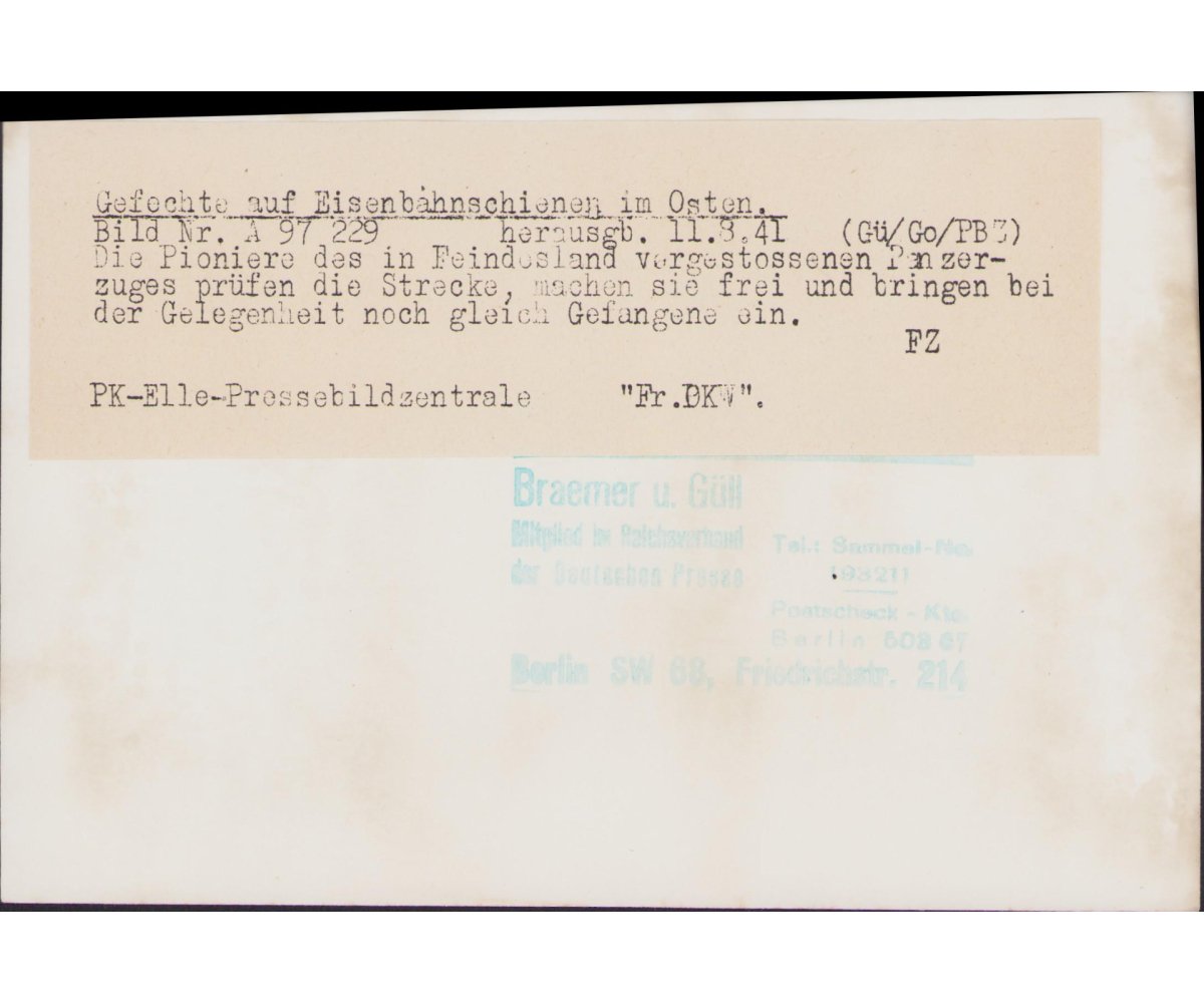 'Gefechte auf Eisenbahnschienen' Press Photo — image 2