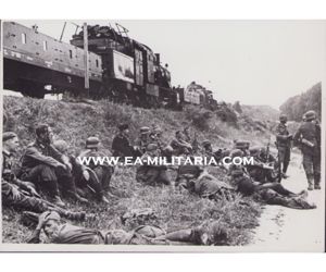 'Gefechte auf Eisenbahnschienen' Press Photo
