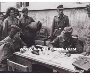 'Stalins Flintenweiber' Press Photo