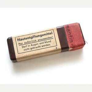 Bakelite 'Hautentgiftungsmittel' Container 1941
