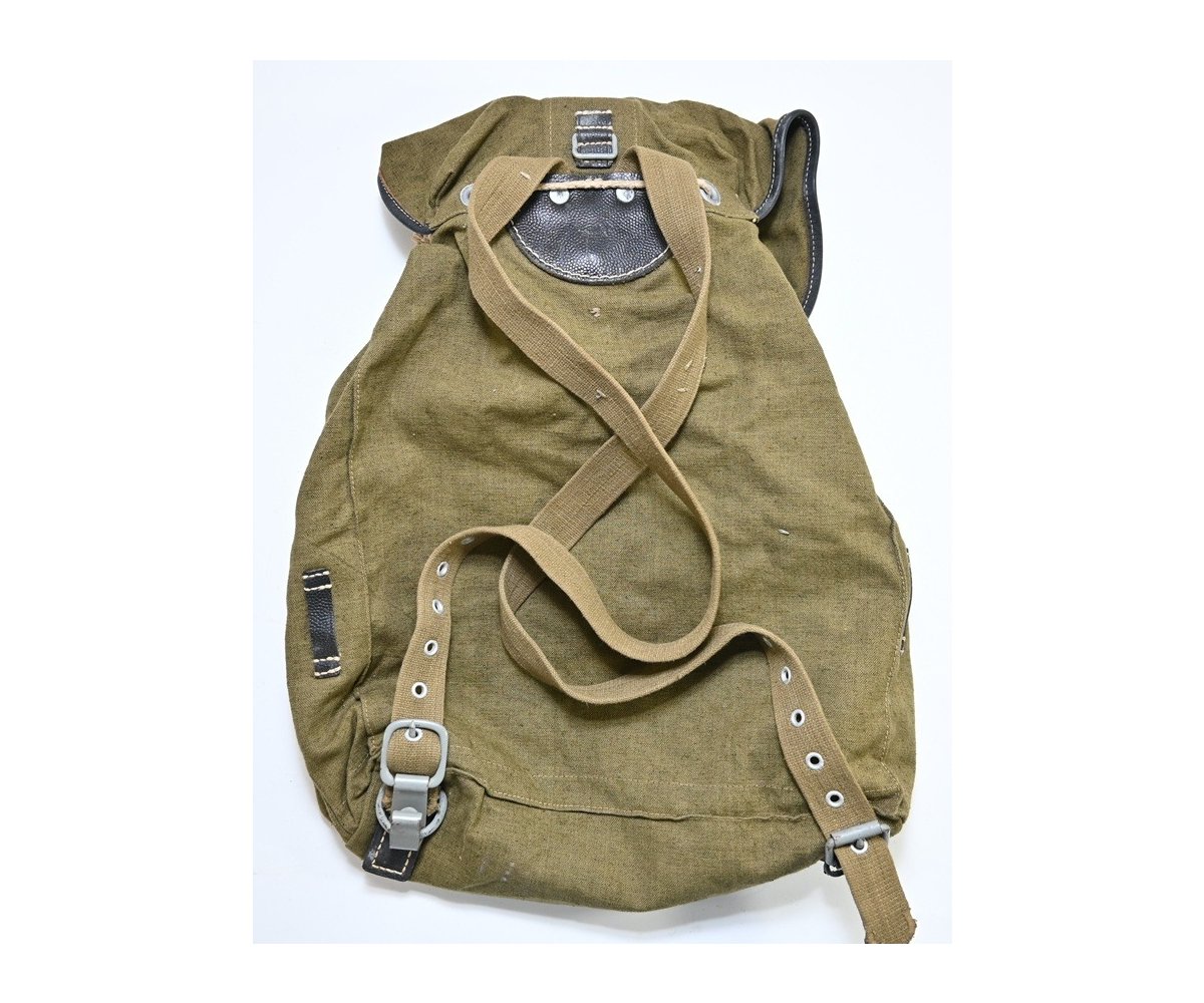Mint Wehrmacht Artillerie Backpack (1940) — image 2