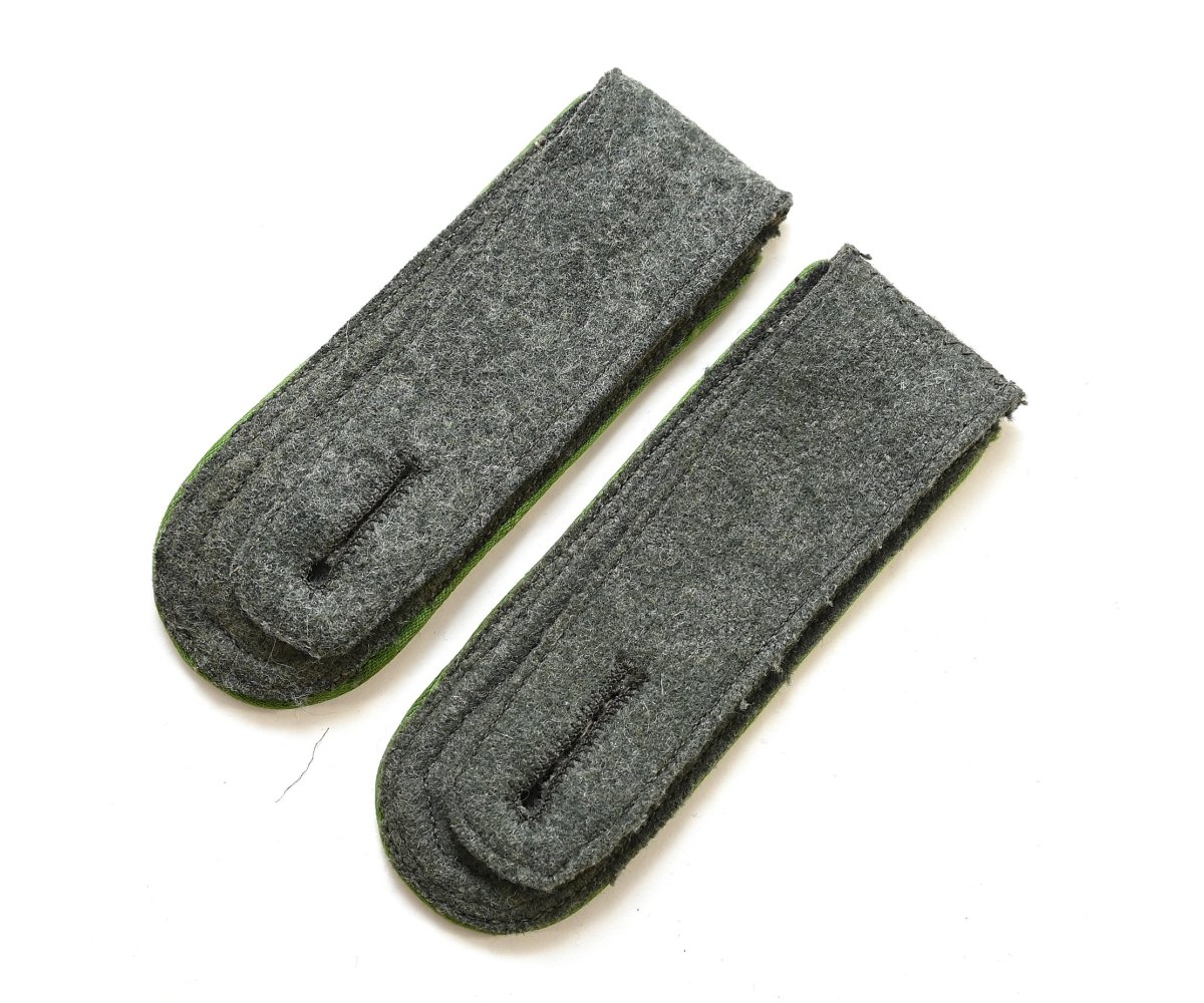 Panzer Grenadier Uffz. Shoulder Straps — image 3
