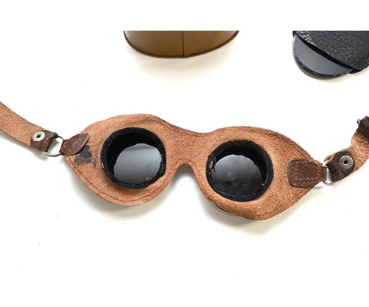 Wehrmacht Leather Staubschutzbrille in Container — image 5