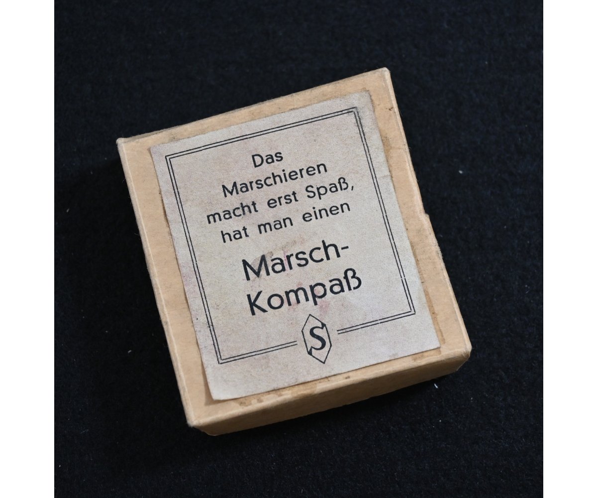 Boxed 'Marschkompaß Jugend' — image 2