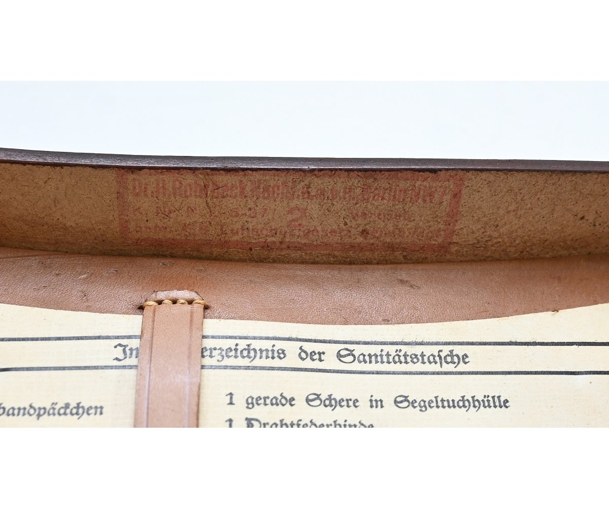 Top! Brown DRK/Luftschutz Medical Pouch — image 7