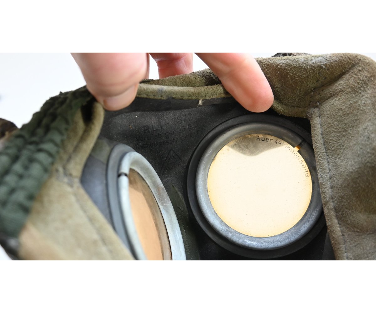 Mint Luftschutz Gasmask 1944 — image 5