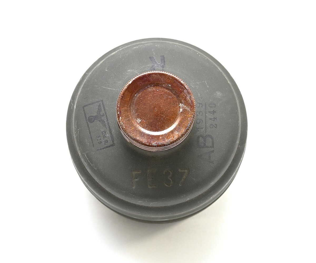 Wehrmacht Gasmask Filter 1939 — image 3