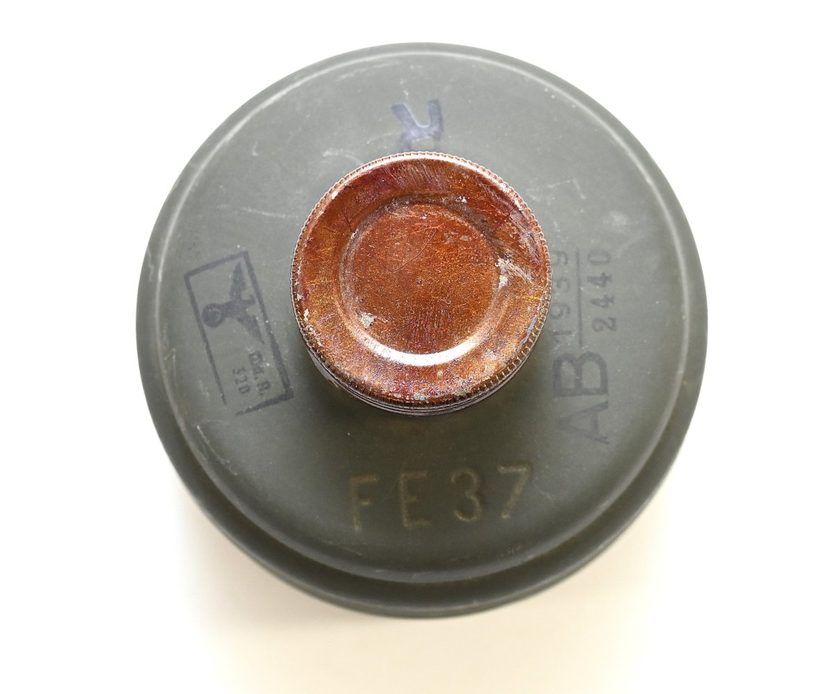 Wehrmacht Gasmask Filter 1939 — image 4