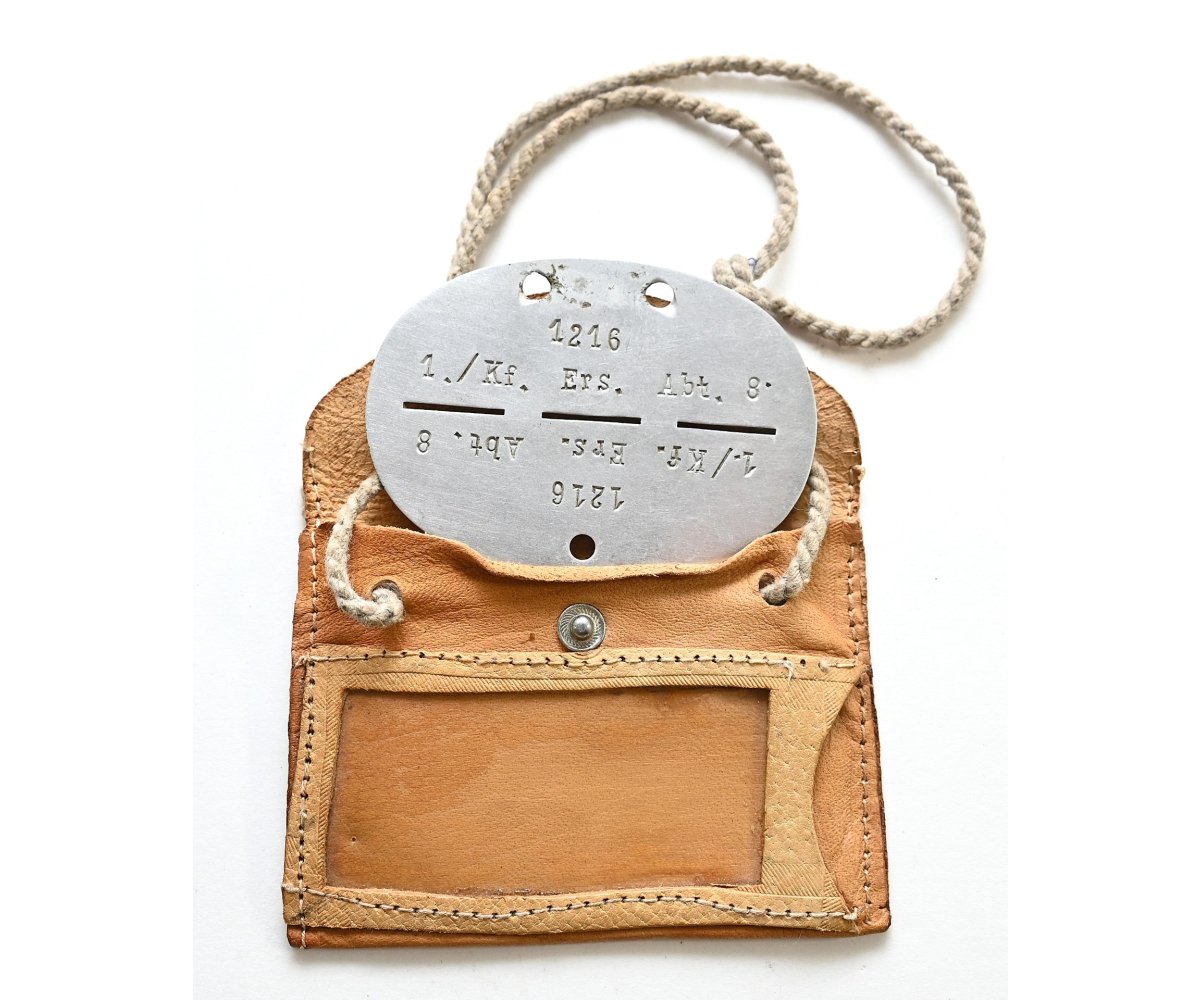 Kraftfahr Erkennungsmarke in Leather Pouch