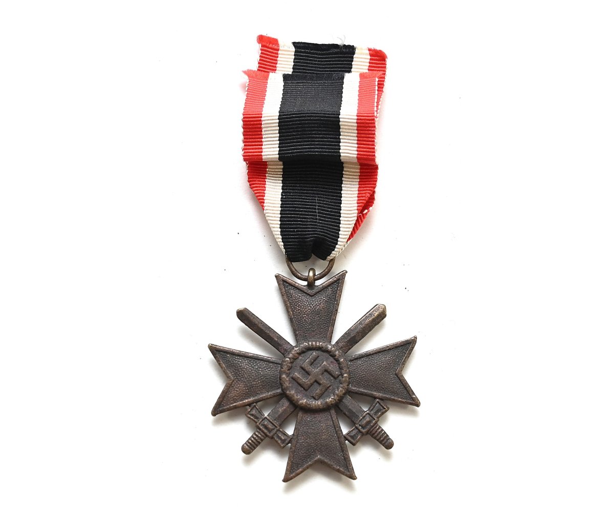 KVK 2nd Class with Swords — image 2