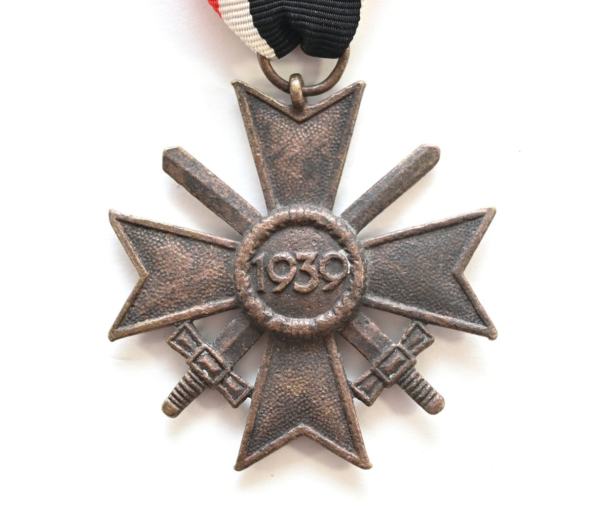 KVK 2nd Class with Swords — image 3