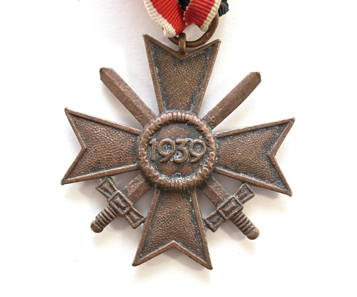 KVK 2nd Class with Swords — image 3