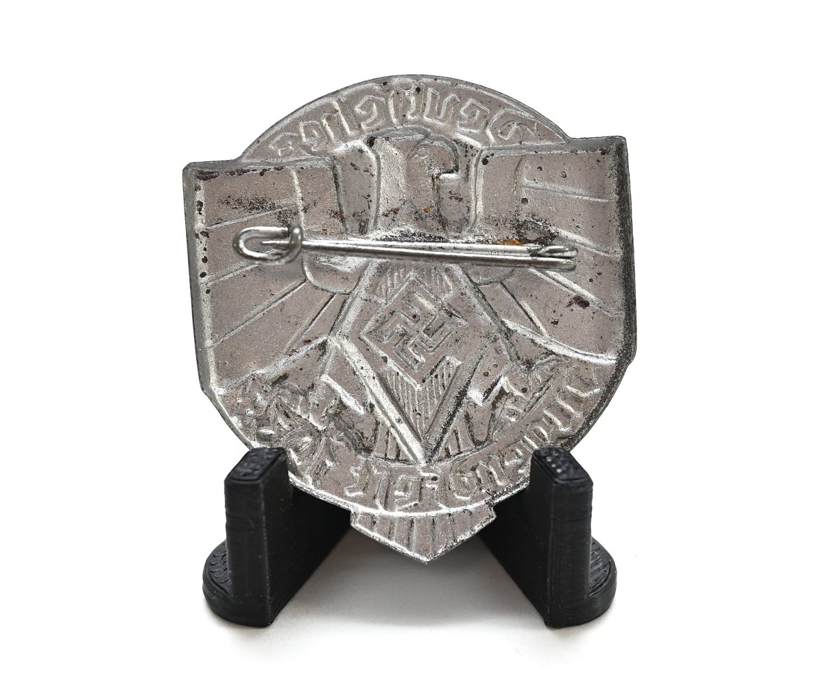 HJ 'Deutsches Jugendfest 1937' Badge — image 3