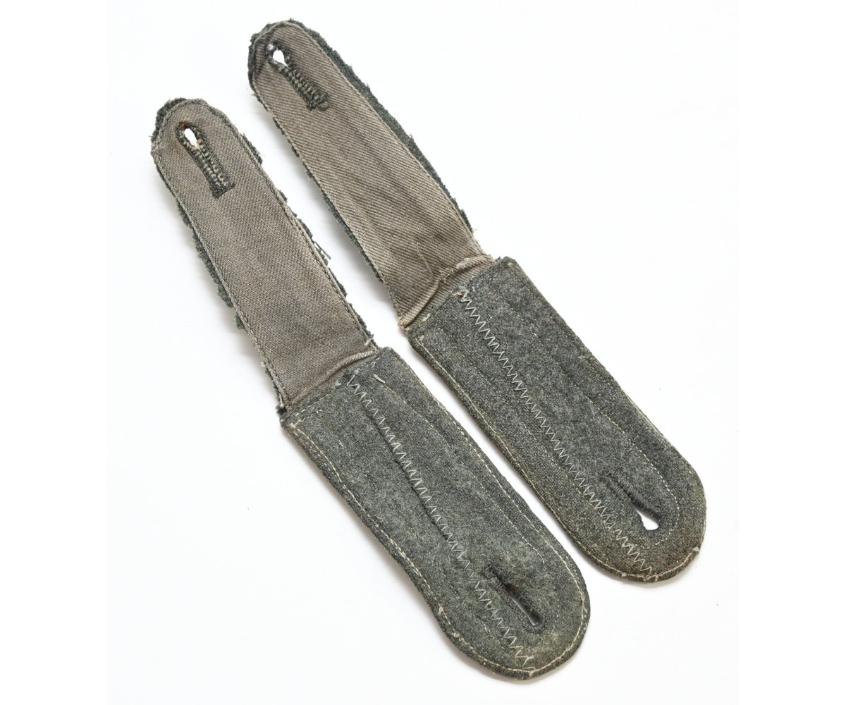 Unpiped WH Uffz. Shoulder-Straps — image 3