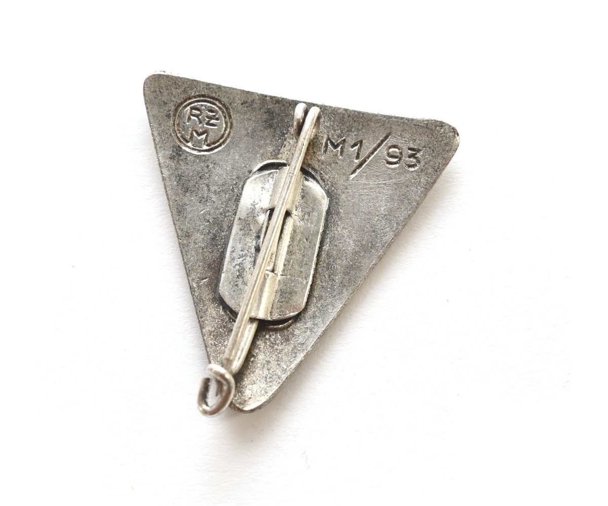 N.S.-Frauenschaft Abzeichen (RZM M1/93) — image 2