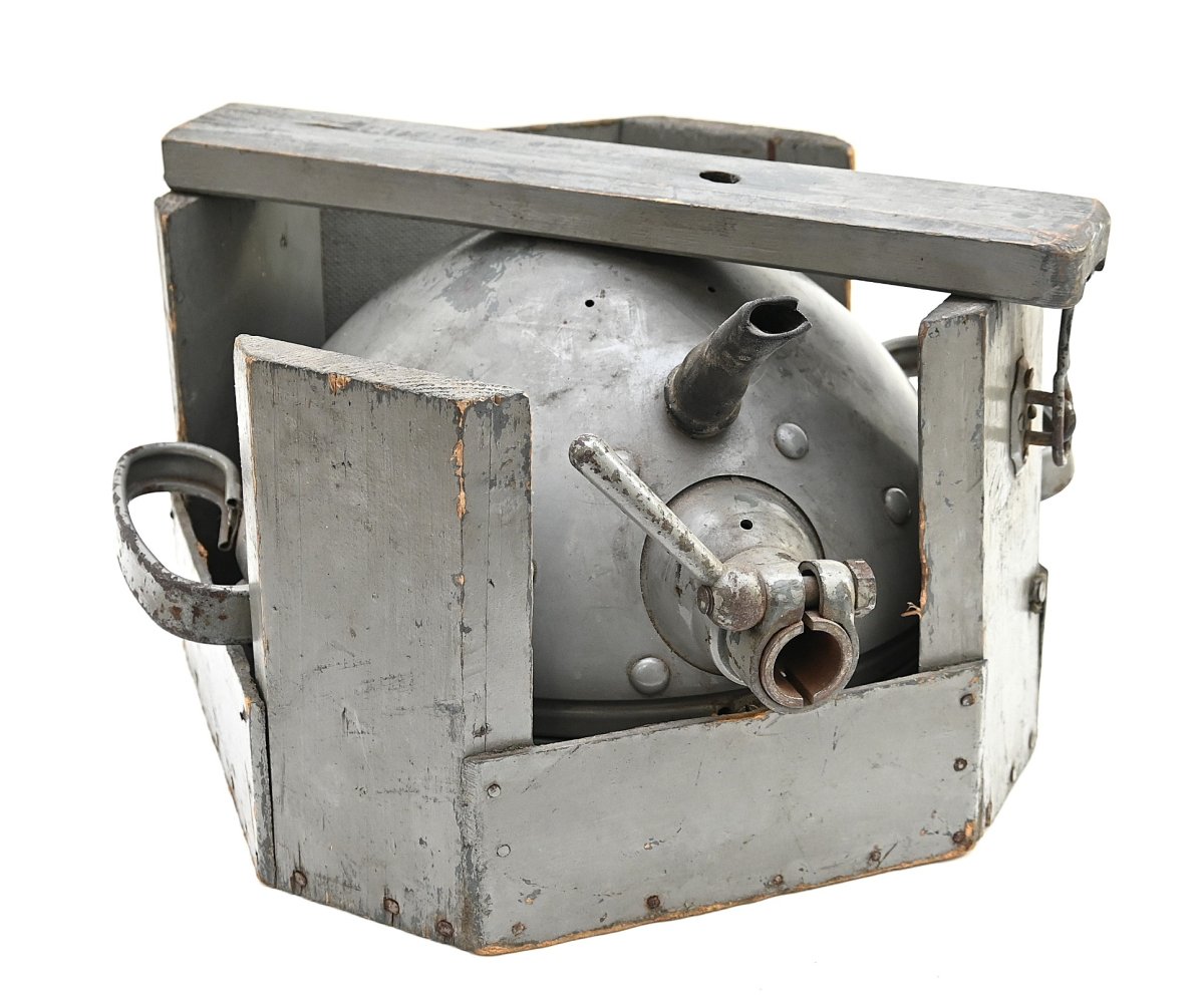 German Scheinwerfer in Transport Crate — image 2