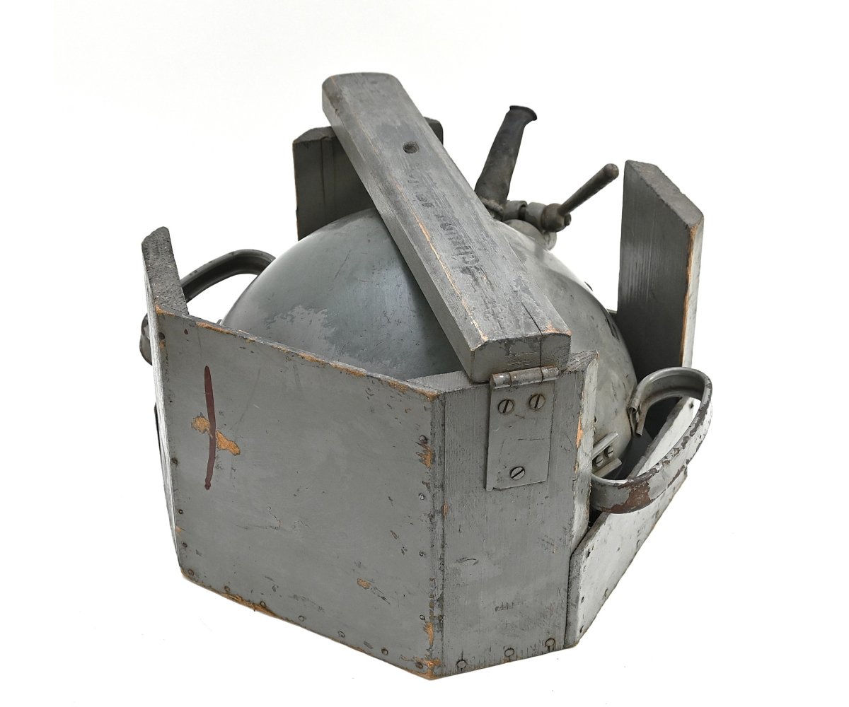German Scheinwerfer in Transport Crate — image 3