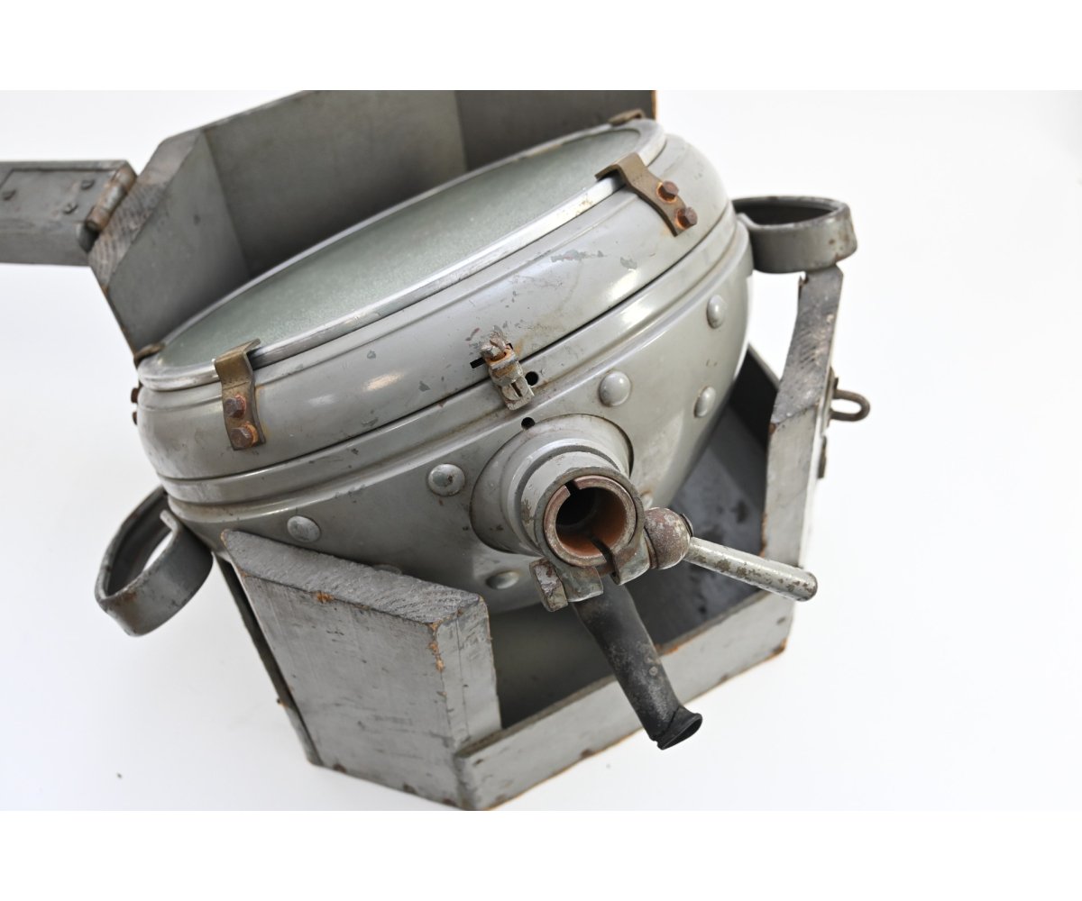 German Scheinwerfer in Transport Crate — image 6