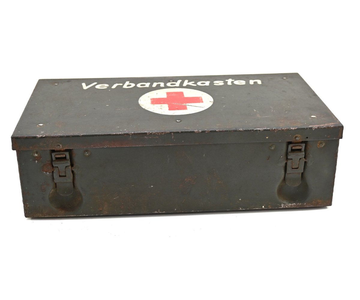 Wehrmacht Vehicle Verbandkasten — image 2