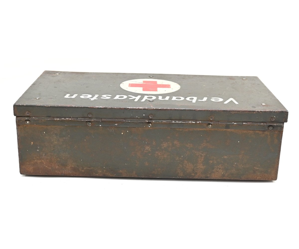 Wehrmacht Vehicle Verbandkasten — image 4