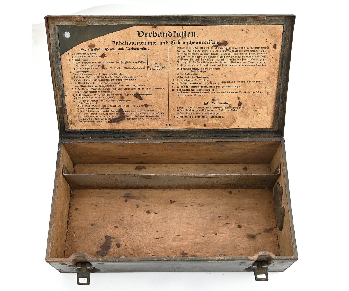 Wehrmacht Vehicle Verbandkasten — image 7
