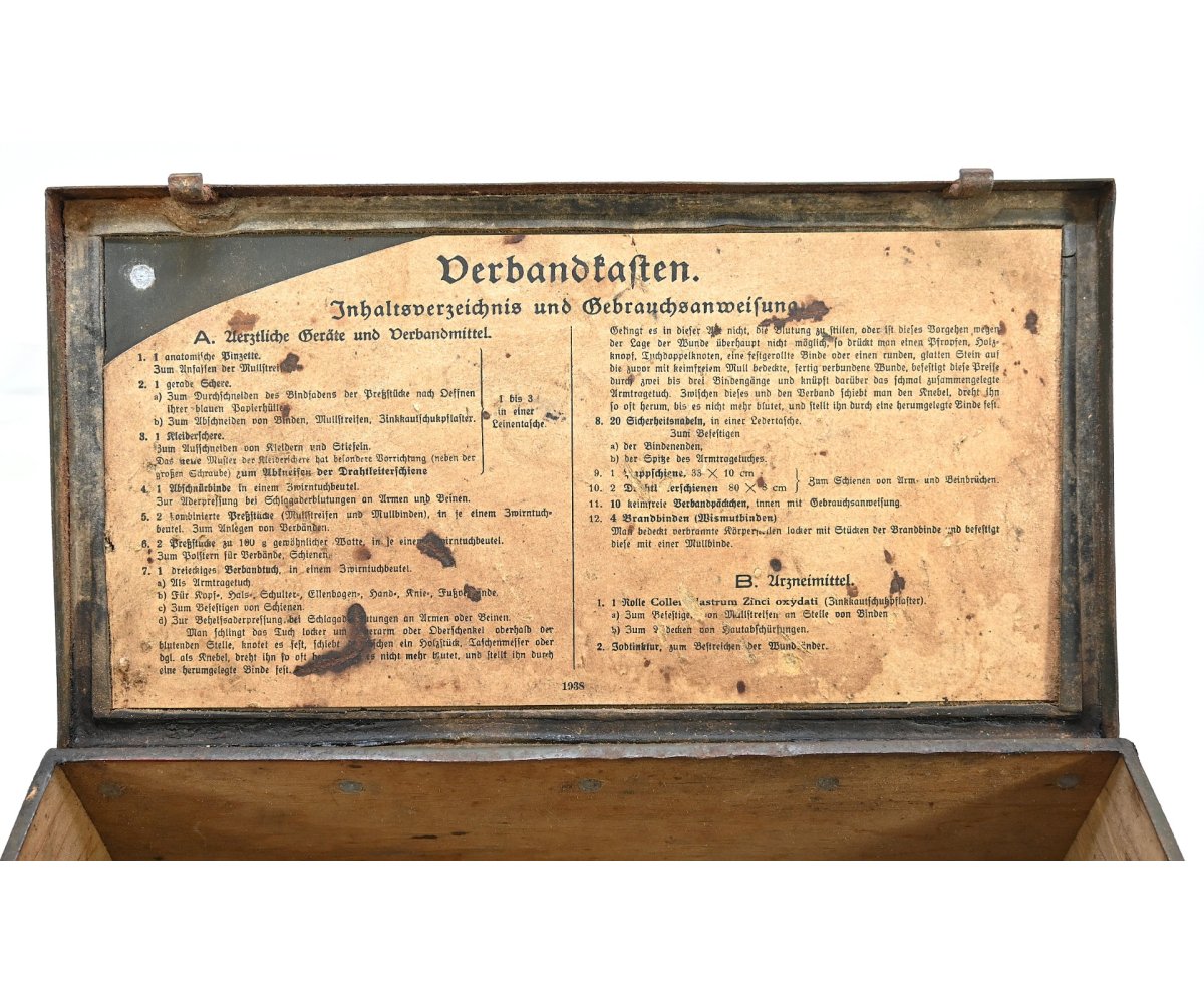 Wehrmacht Vehicle Verbandkasten — image 8