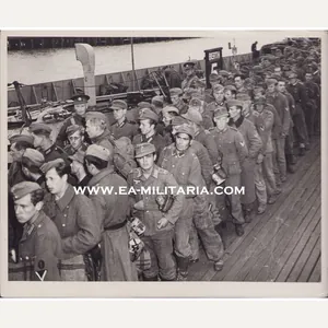 'Nazi Soldiers Land in England' US Press Photo