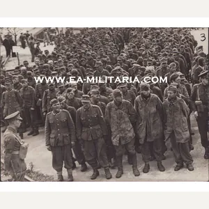 'German Soldiers land in England' US Press Photo