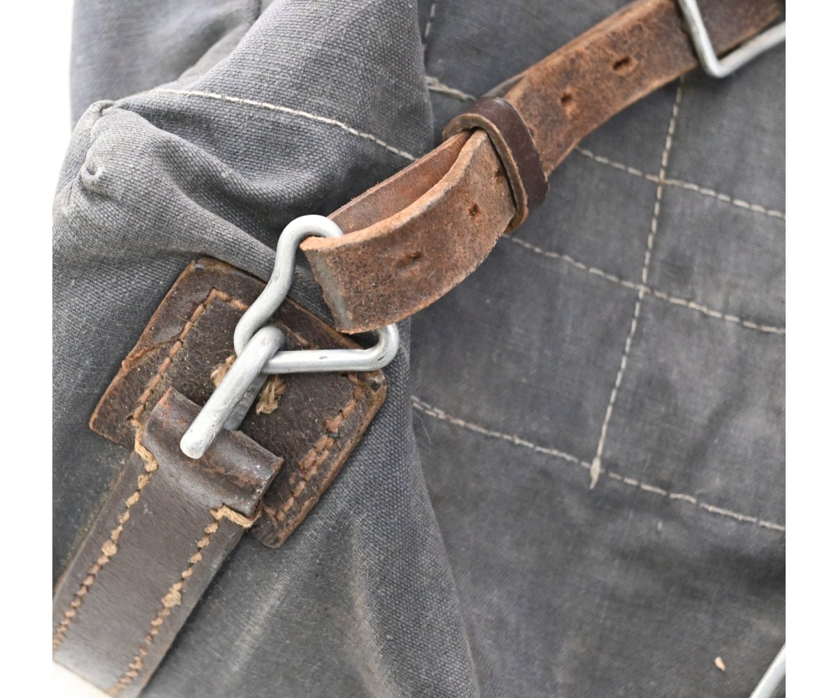 Blue Luftwaffe Rucksack (1937) — image 4