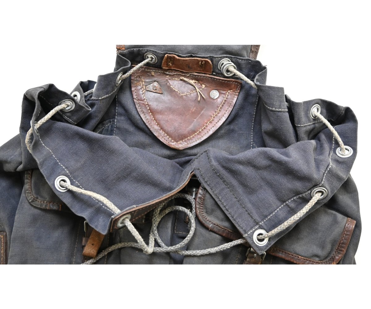 Blue Luftwaffe Rucksack (1937) — image 7