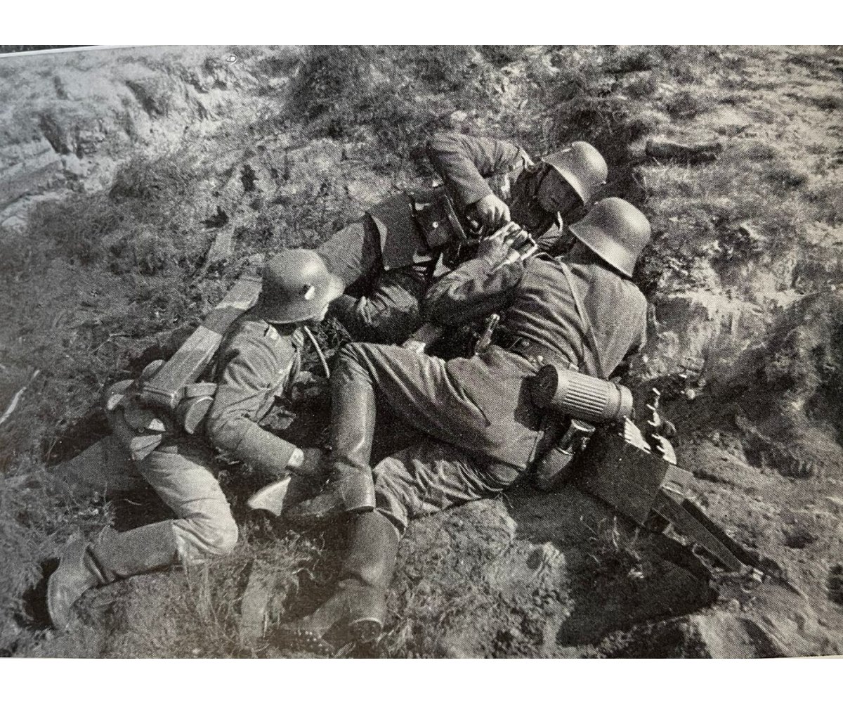 Reichswehr/Wehrmacht Gasmask Canister (1935) — image 8