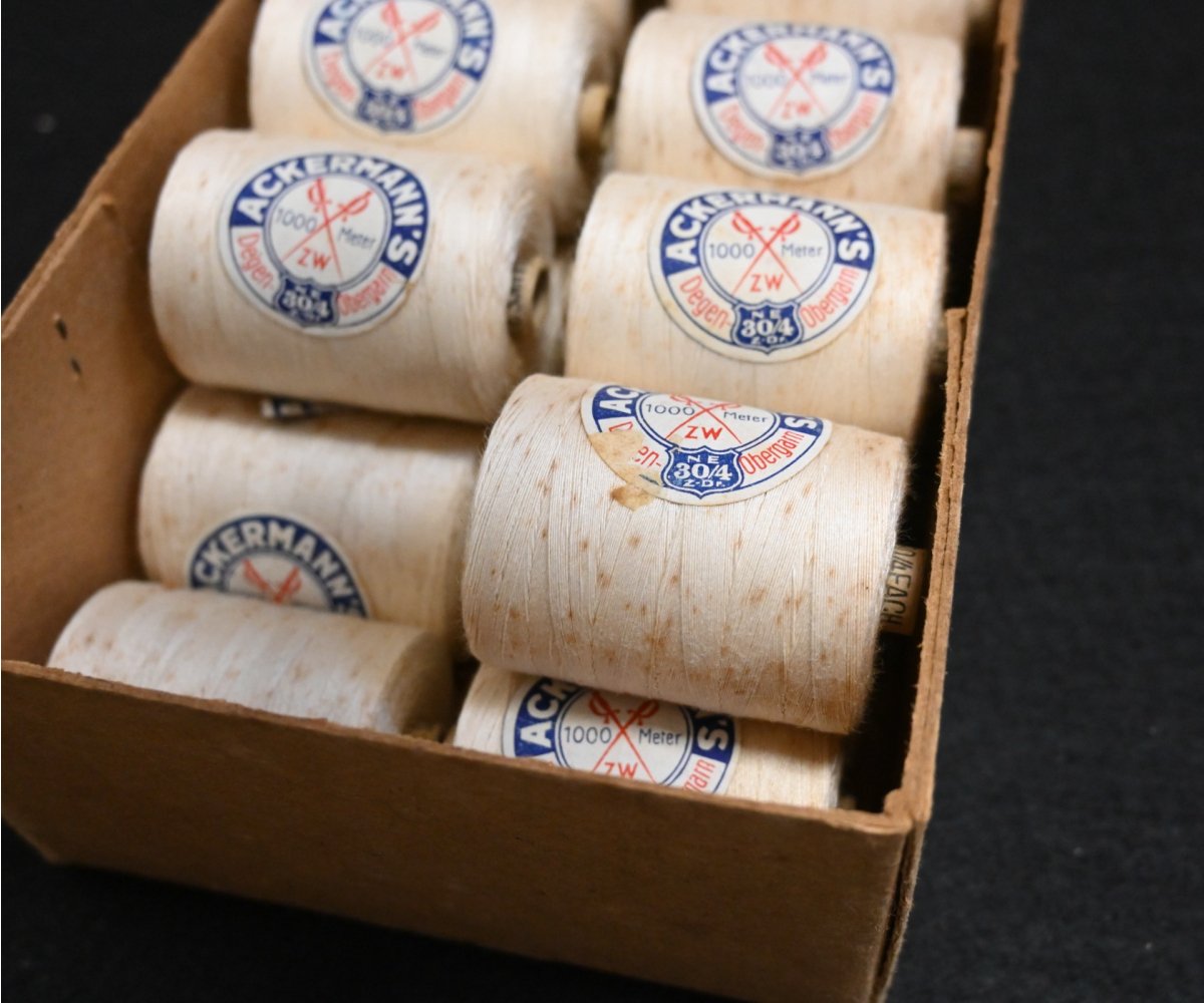 Wehrmacht 'Roh White' Sewing Thread Spool (1944) — image 5