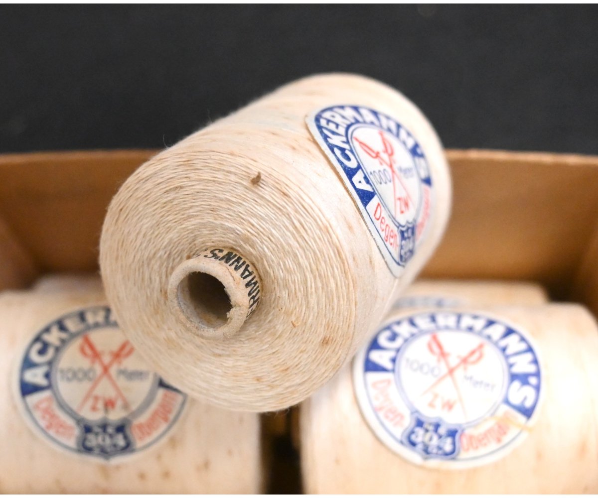 Wehrmacht 'Roh White' Sewing Thread Spool (1944) — image 6