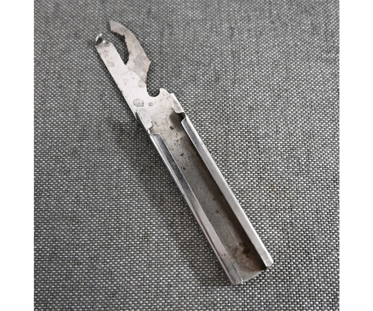 Wehrmacht 'Feldbesteck' Can Opener ('879') — image 3