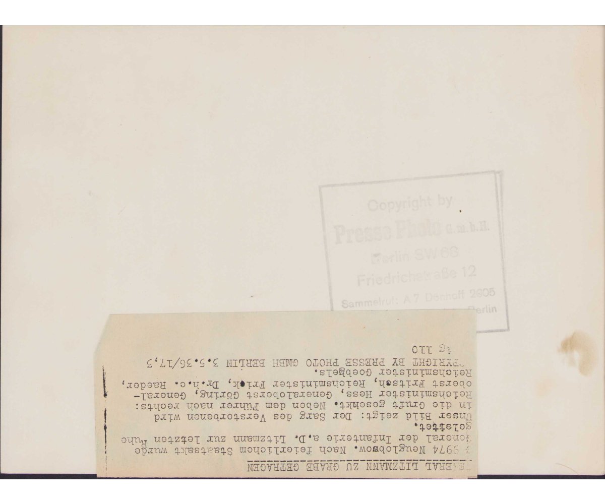 'General Litzmann zu Grabe Getragen' Press Photo — image 3