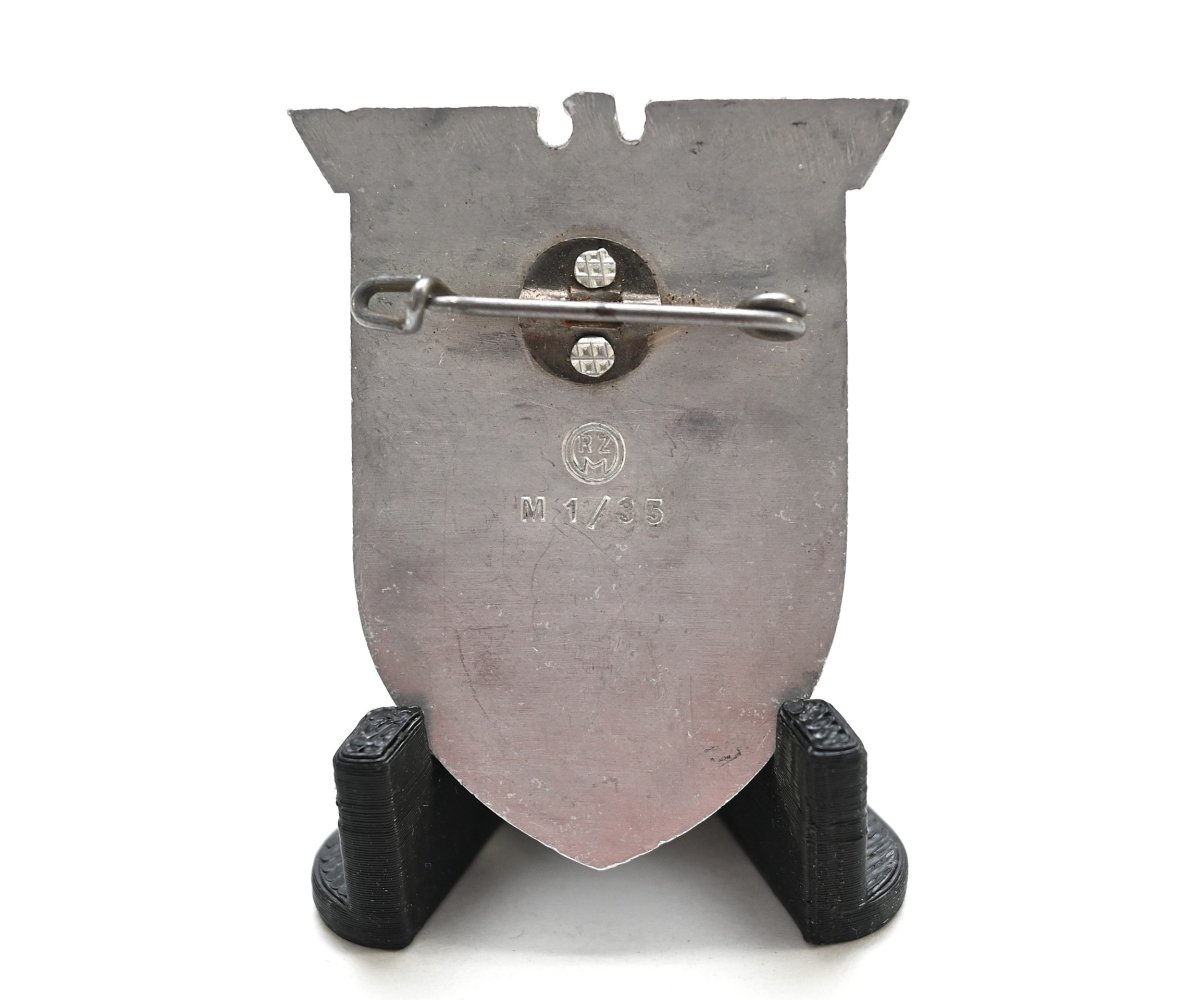 'Der Führer am 1.April in Wilhelmshaven' Abzeichen — image 2