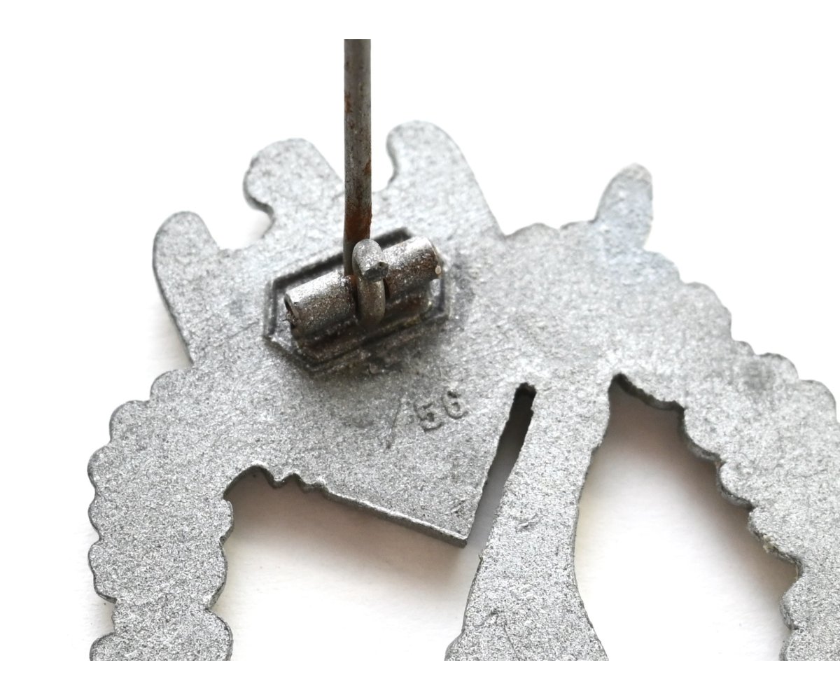 Near Mint Infanterie Sturmabzeichen (L/56) — image 3