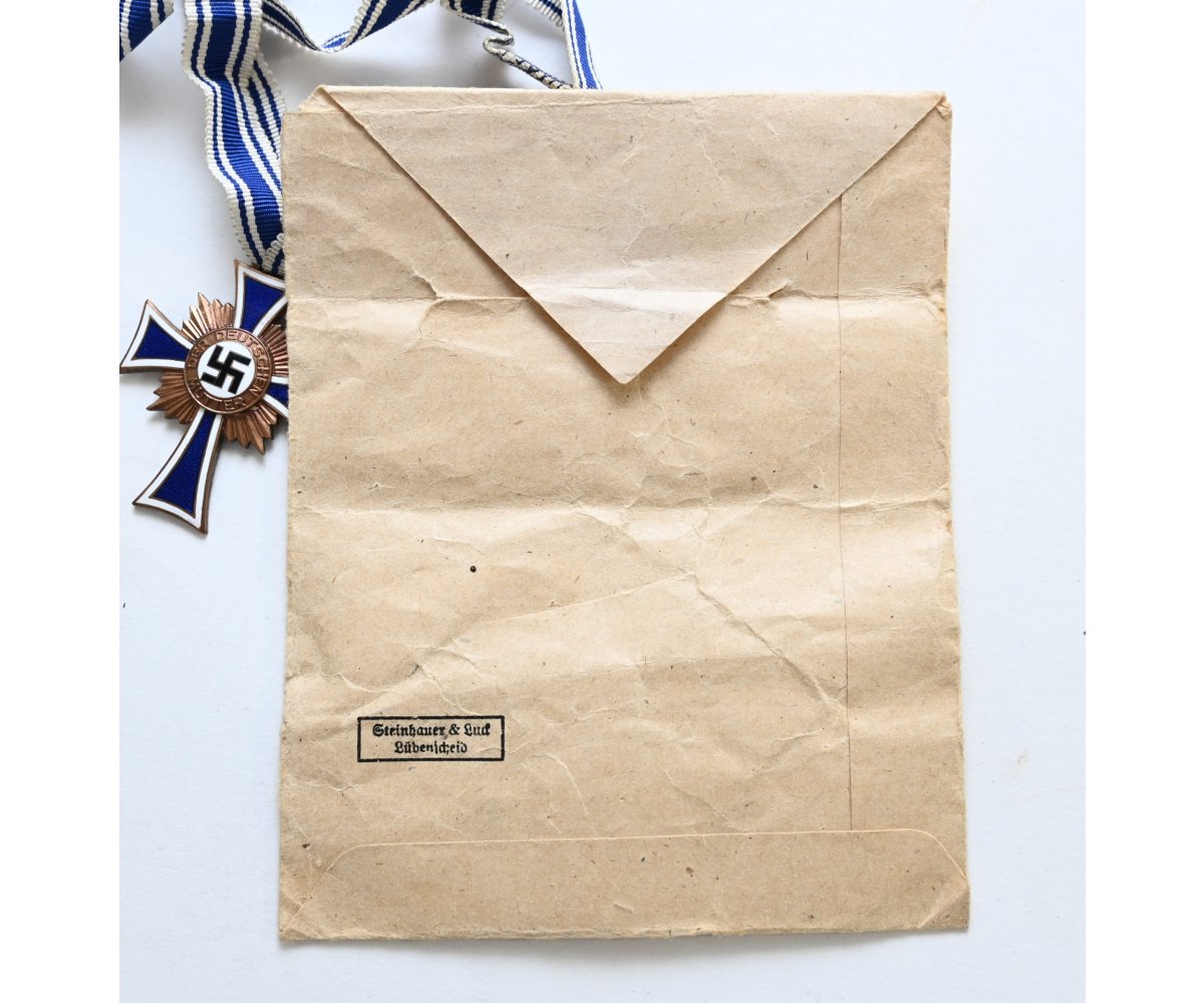 Mutter Kreuz in Bronze with Pouch — image 5