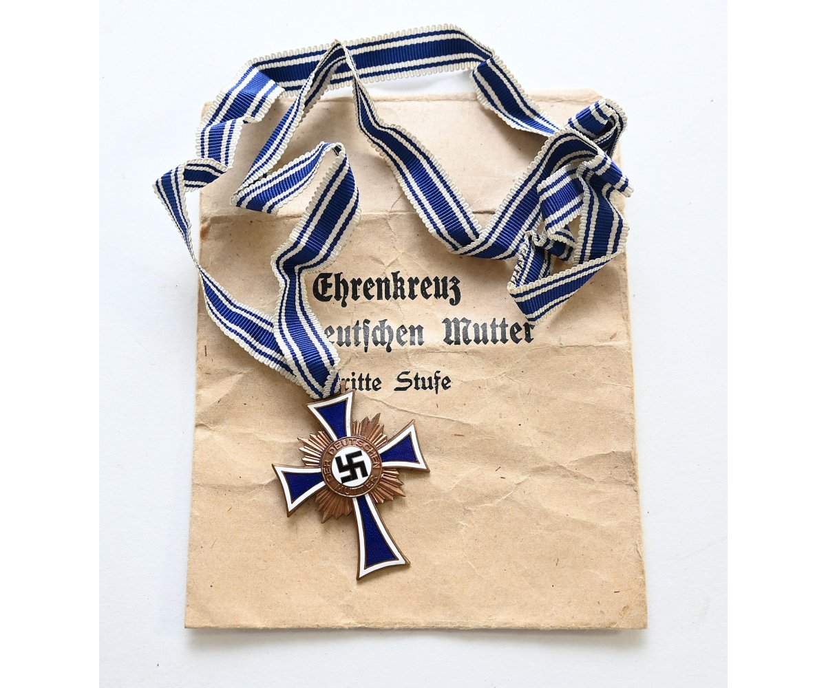 Mutter Kreuz in Bronze with Pouch — image 8