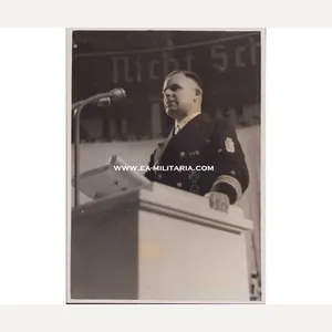 Ritterkreuzträger Korv.Kap. Erdmenger Press Photo