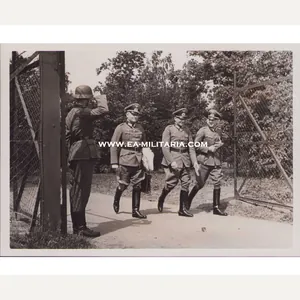 Ritterkreuzträger General v. Brauchitsch Press Photo