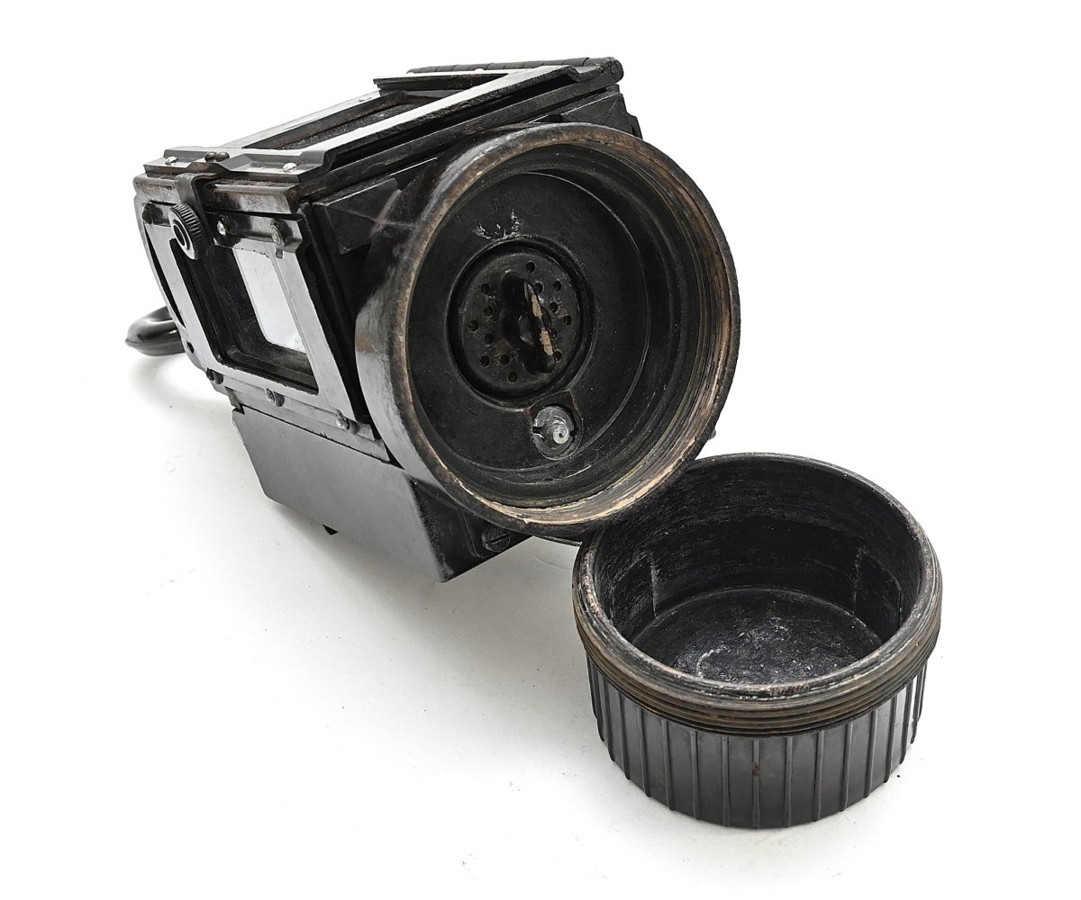 Bakelite Wehrmacht Einheitslaterne (WaA) — image 7