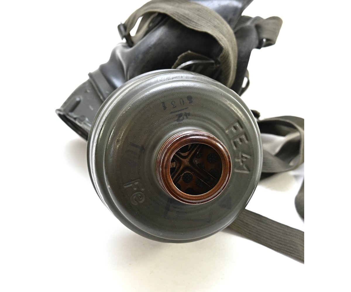 Black Rubber Wehrmacht Gasmask — image 7