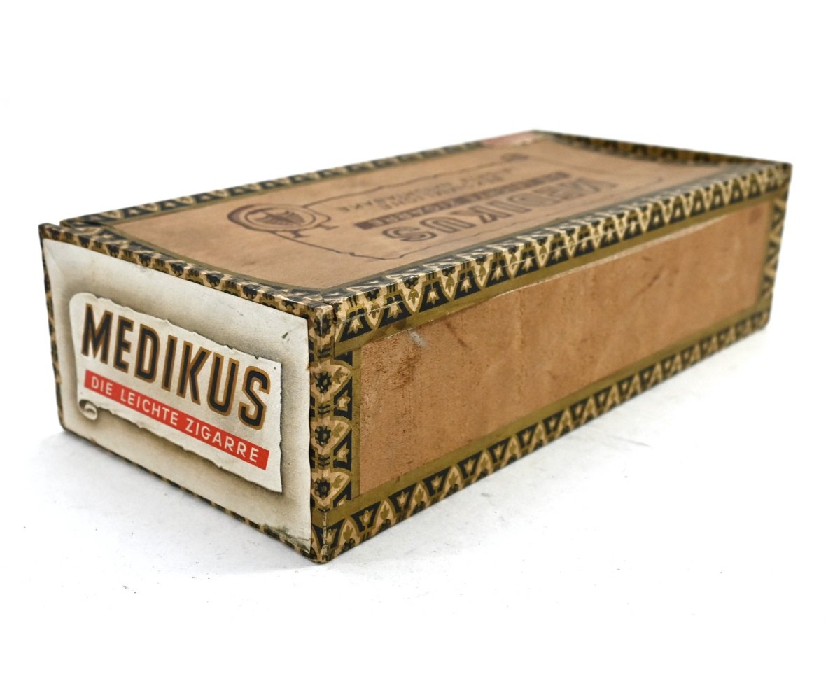 Period 'Medikus' Cigars Box — image 4