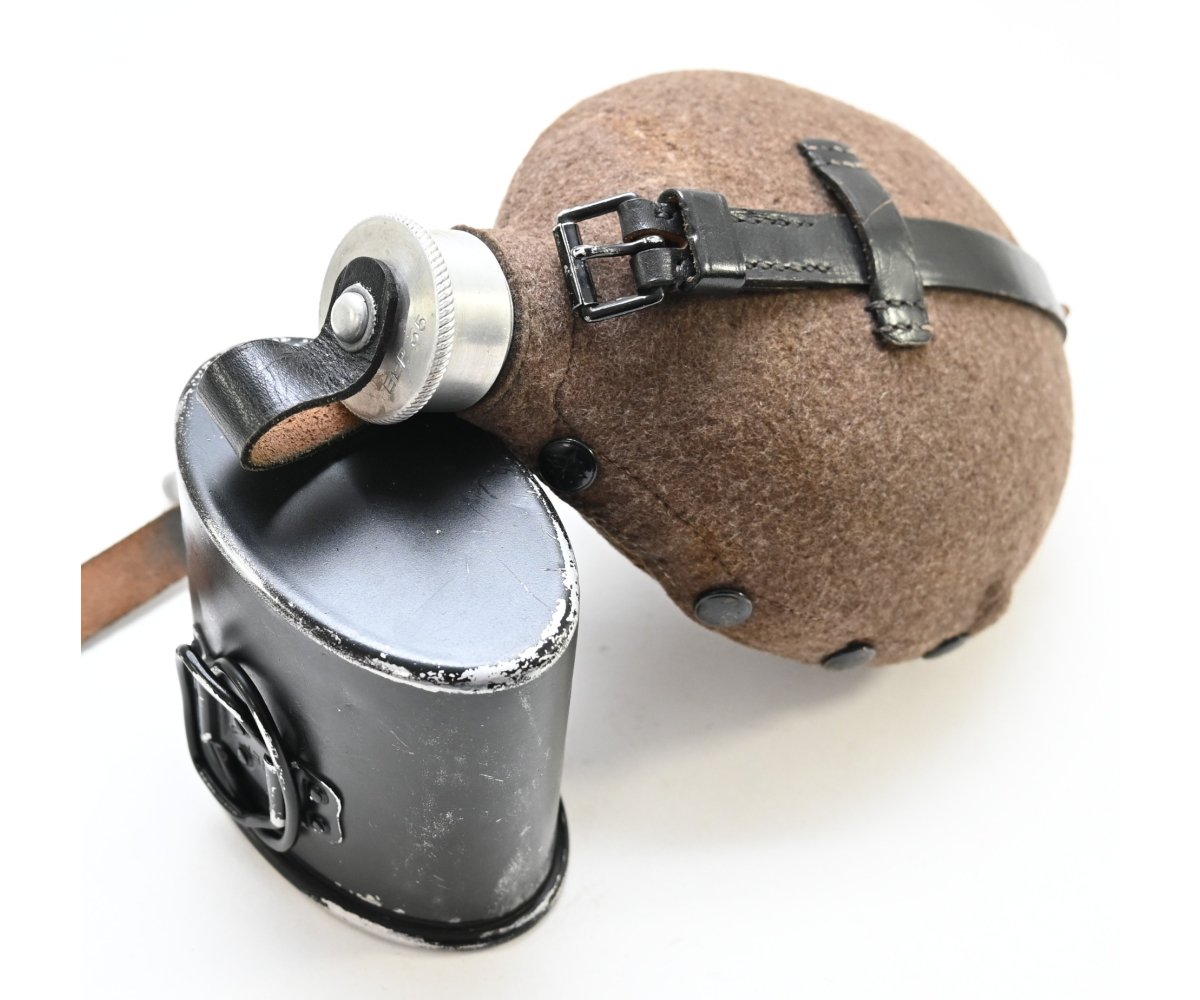 Matching! M31 Wehrmacht Canteen (E.E.F.35) — image 5