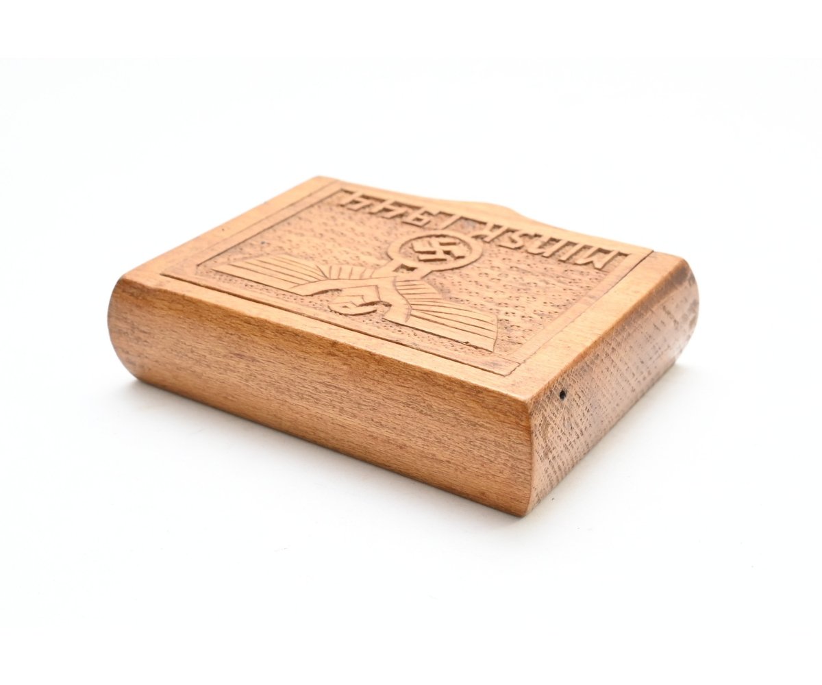 Handcarved 'Minsk 1944' Cigarette Box — image 3