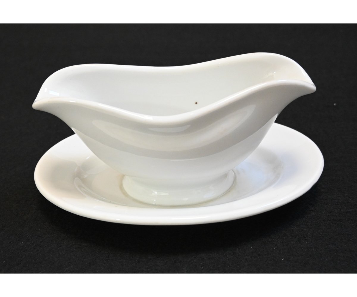 Rare! Small Kriegsmarine Porcelain Gravy Boat (Jäger, 1942) — image 2